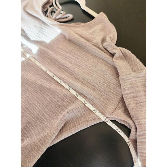 GILI NWT 2 piece set oatmeal color size small - Picture 3 of 9